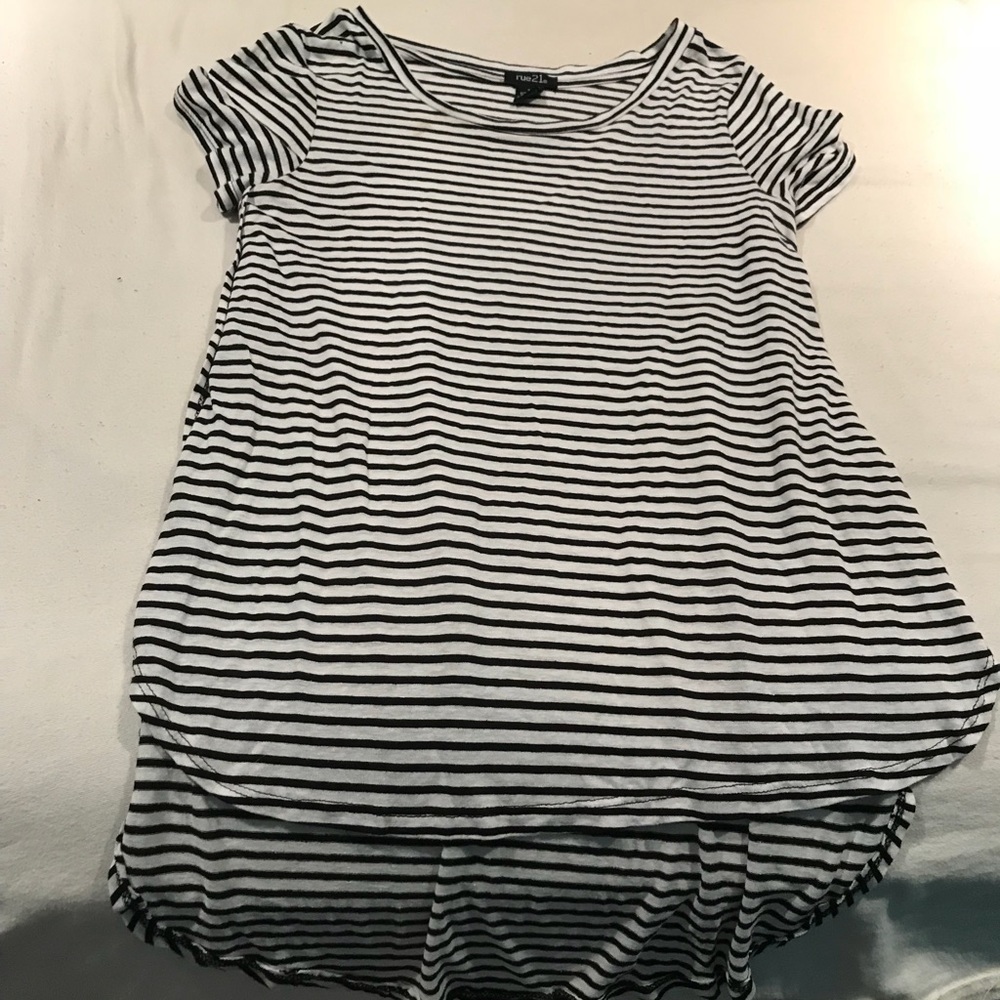 Short sleeve top